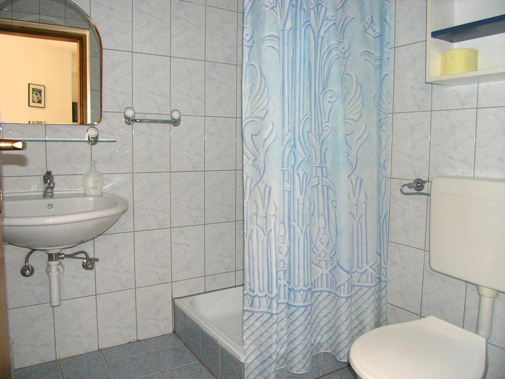Apartmani Dolencic Krk Town Luaran gambar