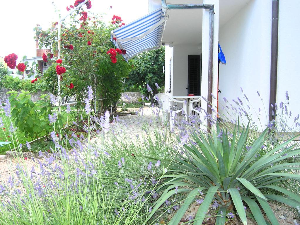 Apartmani Dolencic Krk Town Luaran gambar