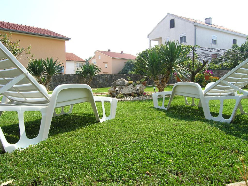 Apartmani Dolencic Krk Town Luaran gambar